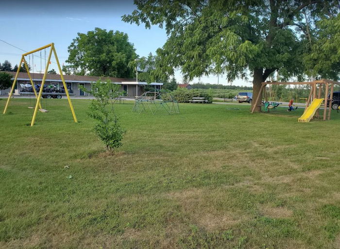 Gateway Motel - From Web Listing (newer photo)